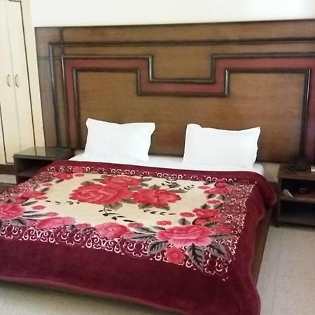 הרידוואר Hotel Bhajgovindam מראה חיצוני תמונה